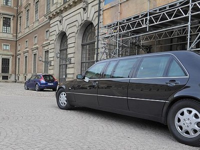  Volvo   ()   Mersedes -  ()