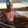 Наш православный царь во время недавних пиарных купаний перекрестился-то неправильно