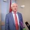 Не пора ли Валентину Павловичу на покой, заниматься наукой?