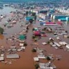 Мы стране не нужны. Сирии помогут. Африке помогут. А нам не помогут