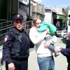 На улице к ребенку пристает майор полиции