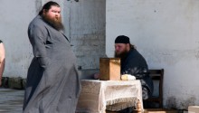 Большинство бизнесменов жертвуют на храм